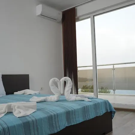 Momchil Villas * 巴尔奇克